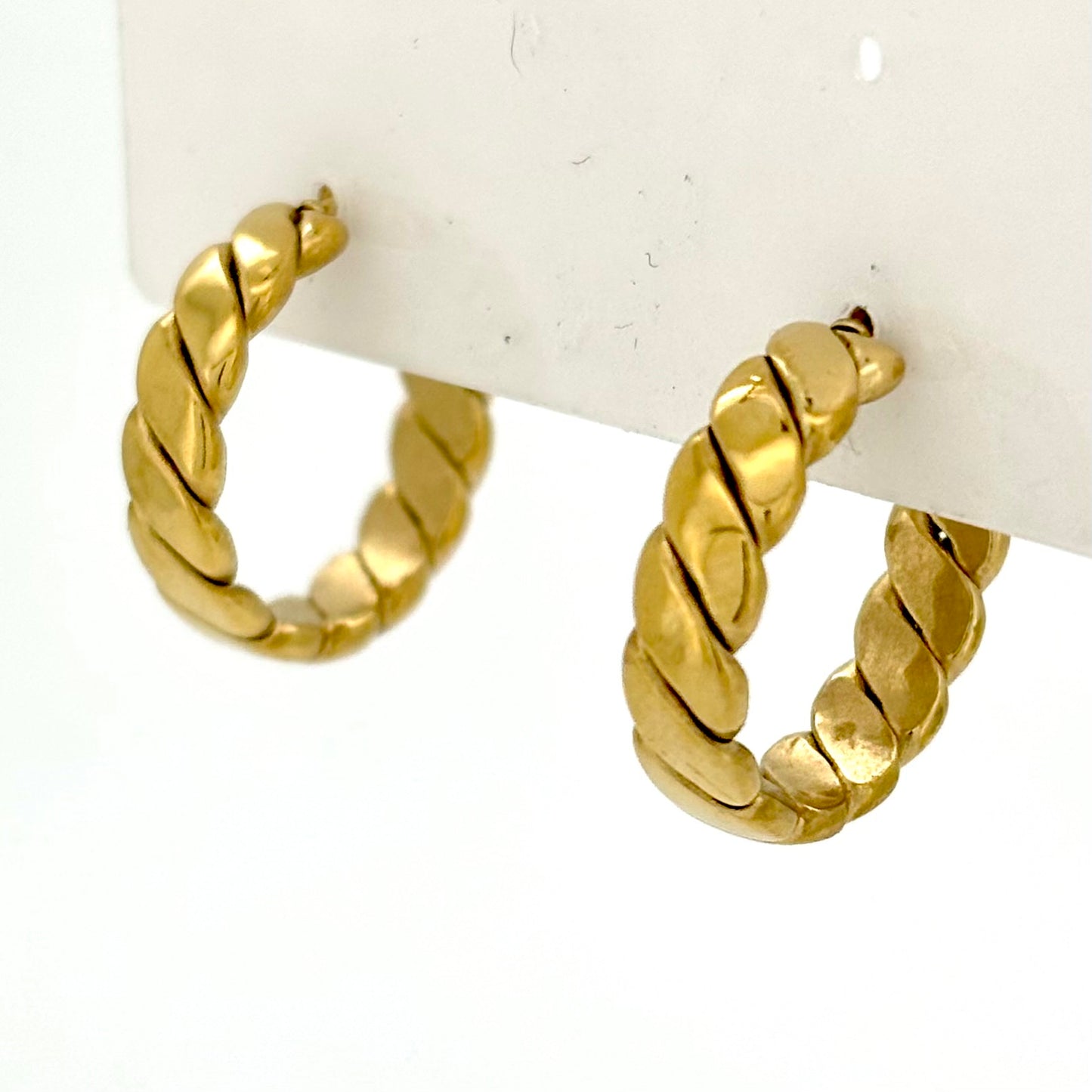 Twist hoop earrings